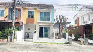 ทาวน์โฮม 2 ชั้น 29.4 ตรว. วิสต้าอเวนิว วัชรพล สุขาภิบาล 5 หลังมุม 