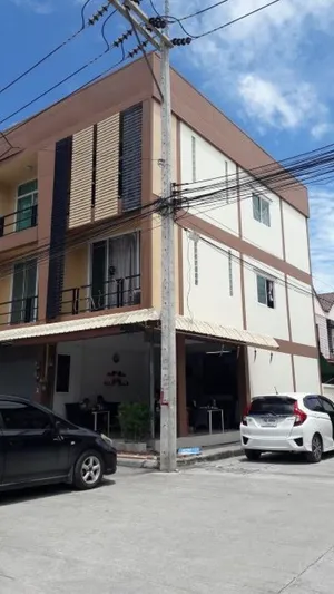ขาย/ให้เช่าอาคารพาณิชย์ ห้องมุม3ชั้น อาคารหันหน้าเข้าประตูโรงเรียนมัธยมตากสินระยอง เดินไม่เกิน20 ก้าว