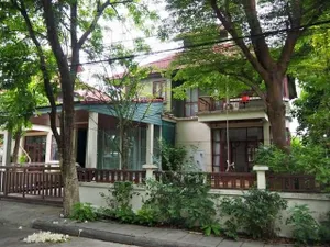 RH1238 ให้เช่าบ้านเดี่ยวใ หมู่บ้านบ้านชายคลอง พระราม 2 ขนาด 4 นอน 3 น้ำ ครัวแยก ห้องนอนและห้องน้ำแม่บ้านแยกส่วนจากตัวบ้าน