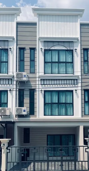 ให้เช่าทาวน์โฮม 3 ชั้น บ้านสไตล์บริติช  โครงการ Eternity Town Primrose วัชรพล ติดถนนใหญ่สุขาภิบาล 5 ใกล้ทางด่วนรามอินทรา-อาจณรงค์