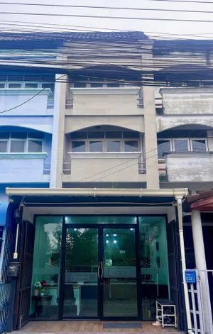 ขาย อาคารพาณิชย์ 3.5 ชั้น 22 ตร.ว  เฟอร์ครบ พร้อมอยู่ ซอยเพชรเกษม 63 ต่ำกว่าราคาประเมิน
