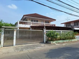 ขายบ้านเดี่ยว 2 ชั้น หลังมุม หมู่บ้านณรงค์สุขนิเวศน์ ติดถนนเลี่ยงเมืองนนทบุรี ซ.เรวดี ทำเลดี เดินทางสะดวกใกล้ MRT สายสีม่วง