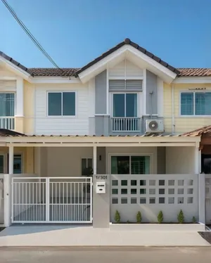 ขายบ้านทาวโฮมราคาพิเศษ ต่อเติมครบพร้อมอยู่ รีโนเวทสวยใหม่ ซอยสะแกงาม14
