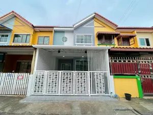 ขายทาวน์โฮม 2 ชั้น หมู่บ้านกิตติชัย 10 ใกล้สนามบินสุวรรณภูมิ รีโนเวทใหม่ทั้งหลัง แถมเฟอร์พร้อมเข้าอยู่