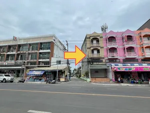 ขาย อาคารพาณิชย์ติดถนน ทำเลค้าขาย รีโนเวทใหม่พร้อมอยู่ ตำบลธงชัย อำเภอเมืองเพชรบุรี จังหวัดเพชรบุรี