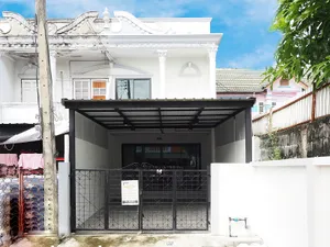 ขายราคาพิเศษ ทาวน์เฮ้าส์ 2 ชั้น ม.พรร่มเย็นวิลล่า ขนาด 20 ตร.ว. 2นอน 2น้ำ บ้านหลังริม น่าอยู่มาก ทำเลดี วัสดุพรีเมี่ยม รีโนเวทใหม่ [ลำลูกกา11-เสมาฟ้าคราม]