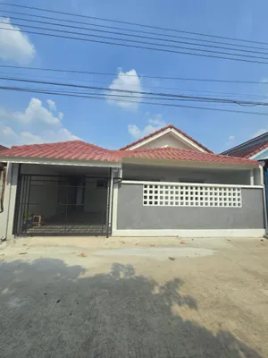 หมู่บ้านอมรพันธ์  ถนนเลียบวารี15