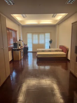 ขายบ้านเดี่ยว 4 ห้องนอนบางมด ใกล้เซ็นทรัลพระราม 2 เพียง 5 นาที พร้อมห้องแม่บ้าน ที่จอดรถ 2 คัน ทำเลดี ใกล้ตลาดและ 7-Eleven