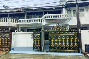 ให้เช่าทาวน์เฮ้าส์ 2 ชั้น 27 ตรว. 3ห้องนอน 2 ห้องน้ำ ซอยสุขุมวิท26 ซอยอารีย์ ใกล้ BTSพร้อมพงษ์  