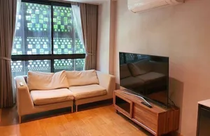 Altitude Samyan-Silom | MRT Samyan