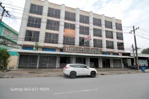 ขายด่วน!ที่ดินผังสีแดง 2-3-53 ไร่พร้อมสิ่งปลูกสร้าง ใกล้ถนนสุขุมวิทและเซ็นทรัลเพียง 1 กม (ราคาต่ำกว่าตลาด 30% )