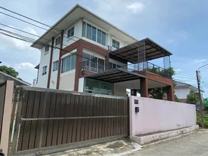 ให้เช่าบ้านเดี่ยว 3 ชั้น 100 ตร.ว ซอยประเสริฐมนูกิจ 7 เข้าซอยไม่ลึก ใกล้เมเจอร์รัชโยธิน เซ็นทรัลรามอินทรา เหมาะอยู่อาศัยหรือทำ Home Office
