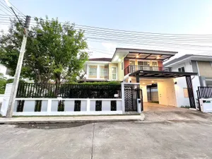โครงการ เอเรสมาวิลล่า Eresma Villa (สระว่ายน้ำส่วนตัว)