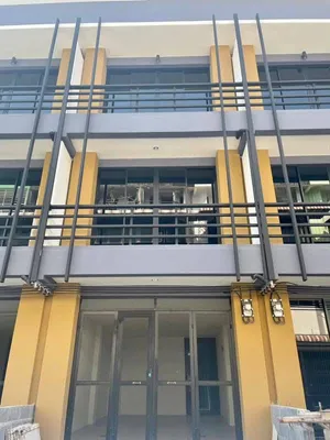 ขายทาวน์โฮม 3 ชั้น 17 ตร.ว. ย่านซังฮี้ ซอยราชวิถี 21 ใกล้ MRT สิรินธร เพียง 4.6 ล้านบาทเท่านั้น