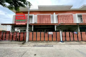 ทาวน์เฮาส์ หมู่บ้านสายเข้า(ซ.สนเพชรหมู่ 3) เนื้อที่ 20.7 ตารางวา ใกล้ตลาดนัดโรงร่ม ตำบลบางบัวทอง อำเภอบางบัวทอง จังหวัดนนทบุรี