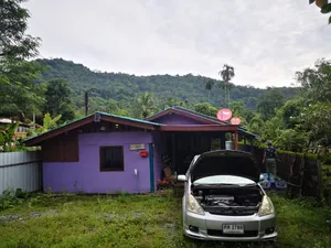 ขายบ้านริมเขา ปลอดภัยแผ่นดินไหวและน้ำท่วม  วิวภูเขา  ธรรมชาติ ราคาหลักแสน