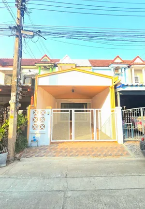 ขายบ้านมือสอง บ้านทาวน์เฮ้าส์2ชั้น หมู่บ้านพูนสินธานี1 ซอยเคหะร่มเกล้า64 ถนนเคหะร่มเกล้า รามคำแหง ใกล้ซอยมิสทีน