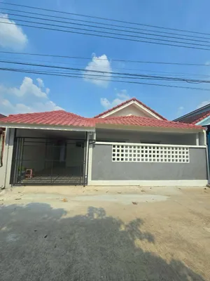 ขายบ้านเดี่ยว ในโครงการหมู่บ้านอมรพันธ์  แขวงโคกแฝด เขตหนองจอก กรุงเทพมหานคร บ้านรีโนเวทใหม่พร้อมอยู่ 