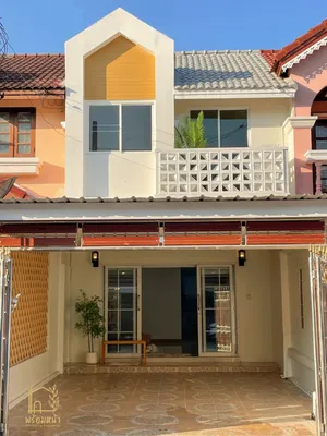 ทาวน์เฮาส์มินิมอลมูจิ รีโนเวทใหม่พร้อมอยู่