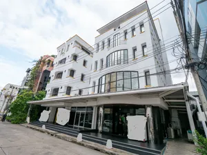 ให้เช่า อาคาร ตึก ออฟฟิต สำนักงาน ทำธุรกิจ 5 ชั้น มีลิฟต์ ขนาด 50 ตรว. พื้นที่ 600 ตรม. เกือบติดเซ็นทรัลรัตนาธิเบศร์ ซอยรัตนาธิเบศร์ 30 ติดรถไฟฟ้าสายสีม่วง 
