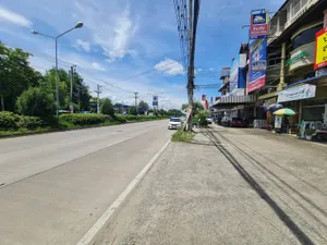 ให้เช่าตึกแถวติดถนนสายหลักหางดง ใกล้ห้างแม็คโครสภาพดีมาก