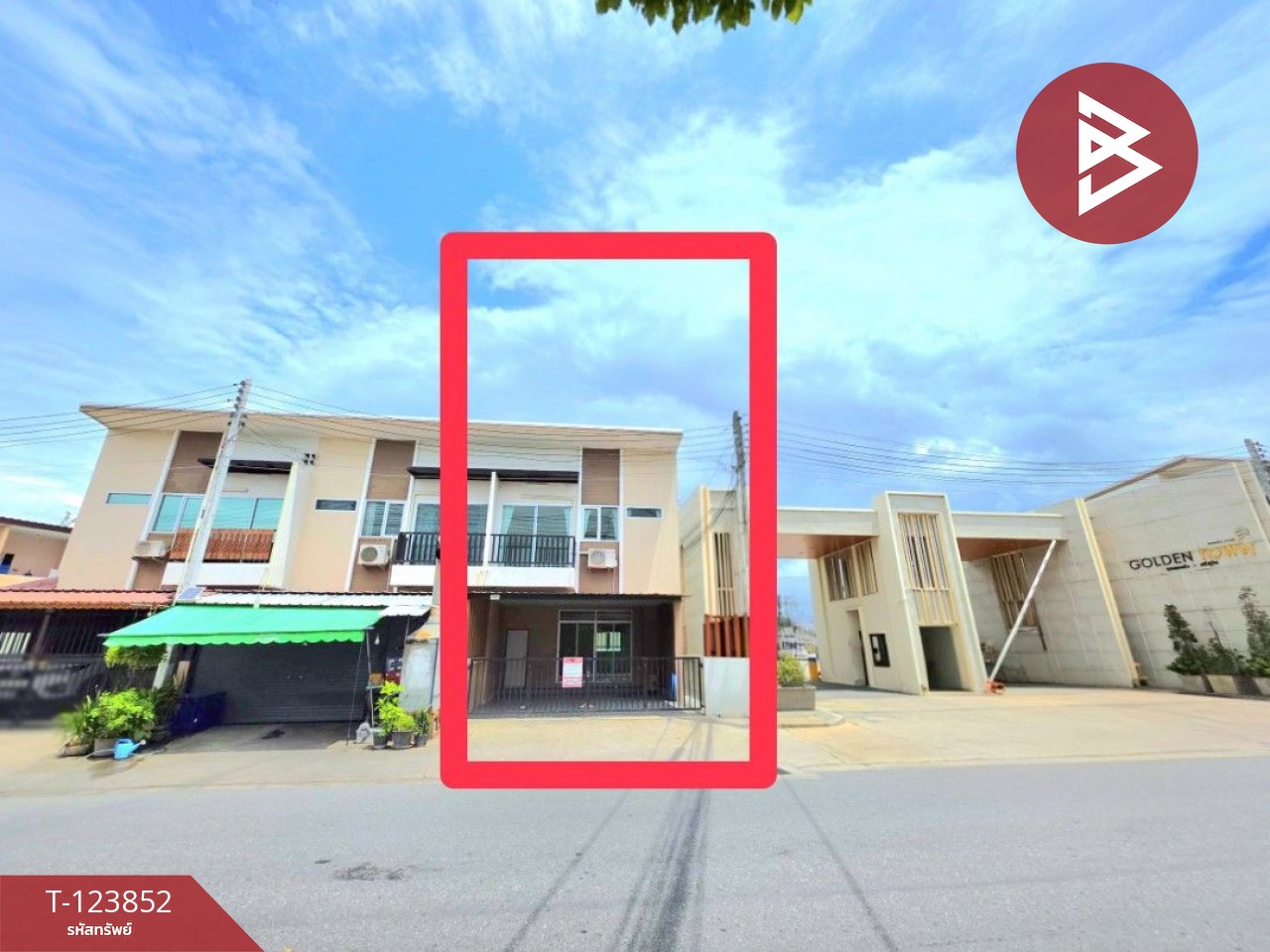 ขายทาวน์โฮม หมู่บ้านโกลเด้นทาวน์ แหลมฉบัง-ศรีสุวิช (Golden Town Laemchabang-Srisuvit)