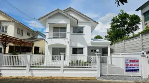 ขายด่วน บ้านเดี่ยว 2 ชั้นรีโนเวทใหม่ หลังริม หมู่บ้านพรพิมาน คลอง 5 4ห้องนอน 2ห้องน้ำ 52 ตรว.