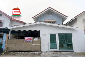 บ้านแฝด หมู่บ้านเพชรไพลิน (ซอยพระยาสุเรนทร์ 35) เนื้อที่ 36 ตรว. ใกล้แฟชั่นไอส์แลนด์ แขวงบางชัน เขตคลองสามวา กรุงเทพมหานคร