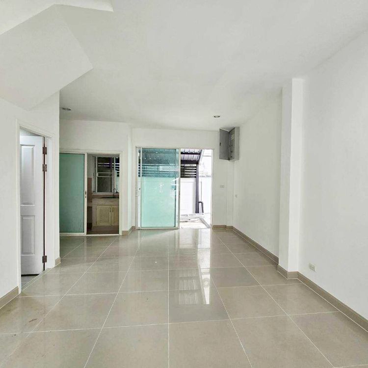 ขาย ทาวน์โฮม 3 ชั้น 26.8 ตร.ว ม.บ้านกลางเมือง เออร์บาเนี่ยน หลังมุม , ภาพที่ 4