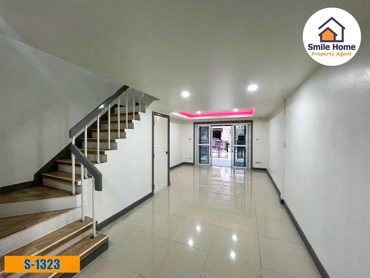 ขายทาวน์เฮาส์ หมู่บ้านฉัตรเพชร หลังวัดหนามแดง บางพลี สมุทรปราการ, ภาพที่ 4