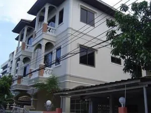 ให้เช่าบ้าน3ชั้นซอยพหลโยธิน19วิภาวดีรังสิต28 เขตจตุจักร ใกล้MRTพหลโยธิน BTSลาดพร้าวตกแต่งพร้อมอยู่ ใช้ที่อยู่จดทะเบียนได้