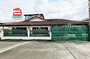 บ้านเดี่ยว หมู่บ้านโอษธิศ 3 (โชคชัย 4 ซอย 18) เนื้อที่ 56 ตร.ว ใกล้เซ็นทรัลอีสต์วิลล์ แขวงลาดพร้าว เขตลาดพร้าว กรุงเทพมหานคร