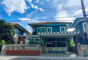ขายถูก บ้านเดี่ยว หมู่บ้านลภาวัน 21 ต่อเติมเต็มพื้นที่ รีโนเวทใหม่ทั้งหลัง 6 นอน 3 น้ำ  