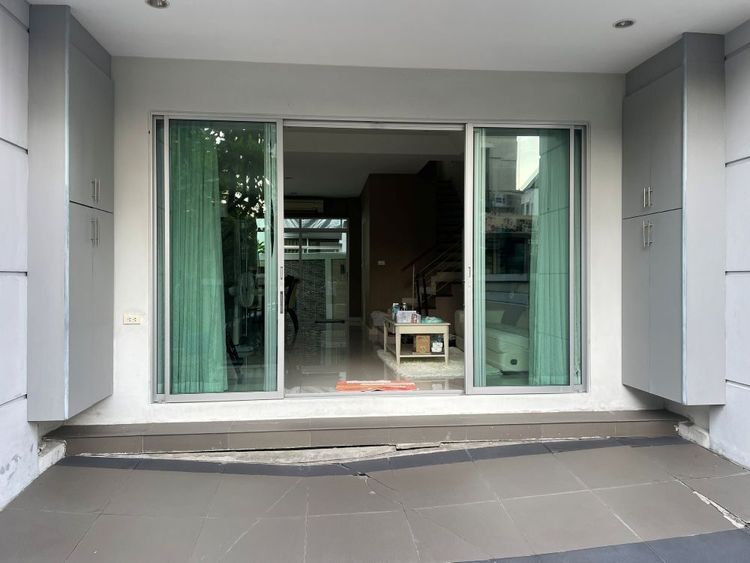 ขายทาวน์โฮม 3 ชั้น บ้านกลางเมือง เออร์บาเนี่ยน ศรีนครินทร์ หลังริม ร.9 , ภาพที่ 4