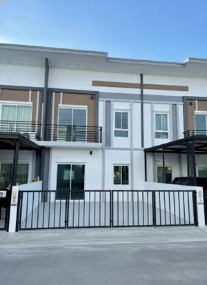 ทาวน์โฮม 4ห้องนอน หลังใหญ่ ไลโอ อีลิท วัชรพล-สายไหม