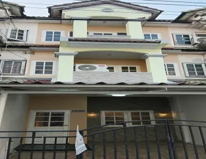 ขายทาวโฮม5ห้องนอน3ชั้น23วาใกล้ถนนรัตนาธิเบศสถานีรถไฟฟ้าแยกบางพลู 