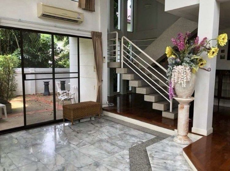 ให้เช่าบ้านเดี่ยวหลังใหญ่ 3 ชั้น หมู่บ้านนวธานี ซอยเสรีไทย 59 200 ตร.ว., ภาพที่ 4