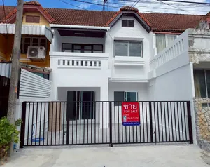 ขายทาวน์เฮ้าส์ 2 ชั้น หมู่บ้านรินรดา ซอยนวลจันทร์ 24 ขนาด 28.5 ตร.ว. รีโนเวทใหม่ ใกล้แฟชั่นไอส์แลนด์ บึงกุ่ม กรุงเทพฯ