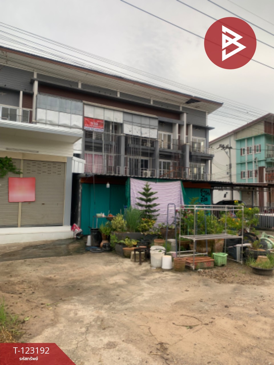 ขายอาคารพาณิชย์ 2 คูหา เนื้อที่ 32 ตร.วา บรรพตพิสัย นครสวรรค์