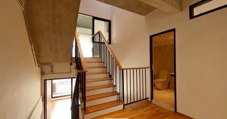 ขายบ้านสไตล์ Industrial Loft 3 ชั้นเล่นระดับ ซอยเอกมัย 28 พร้อมอยู่, ภาพที่ 4