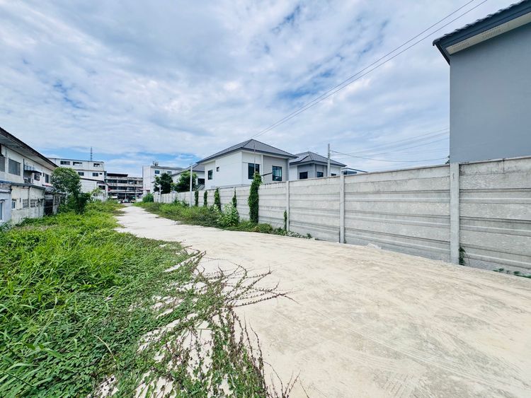 ขายด่วน! บ้านพร้อมที่ดิน ทำเลทองคู้บอน 27 - คุ้มค่าในราคาประเมิน, ภาพที่ 4