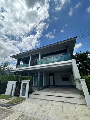 หมู่บ้านเศรษฐสิริ พัฒนาการ ขาย / เช่า บ้านเดี่ยว 4 ห้องนอน 4 ห้องน้ำ 