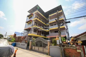 ขายหอพัก 4 ชั้น 75 ตร.ว ฉลองกรุง ซ.4 ลาดกระบัง สุวรรณภูมิ ใกล้ รพ.เทคโนเจ้าคุณทหาร ผู้เช่าเต็มตลอด อาศัยได้ ผลตอบแทนมากกว่า 8% ต่อปี
