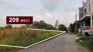 ขายที่ดินสร้างบ้านใหญ่ หรืออพาร์ทเม้น หรือบ้านเช่าอย่างดี แปลงสวยในทำเลที่ดินจัดสรร 209 วา ทำเลสายไหมซอย 6 ต้นพหลโยธินน 54/1 แยก 8-4-3 พิเศษ มุมด้วยคนสนใจสูง