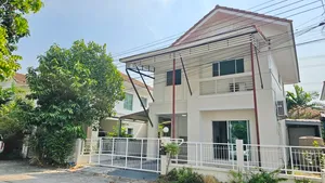 แลนซีโอ รามคำแหง-วงแหวน (ซอยมีสทีน) บ้านแฝด สไตล์บ้านเดี่ยว 40.20 ตร.ว. สภาพดี ใกล้รถไฟฟ้า