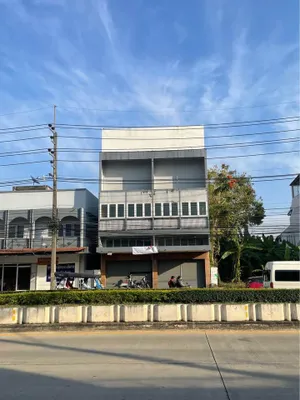 ขาย/ให้เช่า อาคารพาณิชย์ 3 ชั้น 2 คูหา ติดถนนพหลโยธิน ใกล้ห้าแยกพ่อขุน เมืองเชียงราย