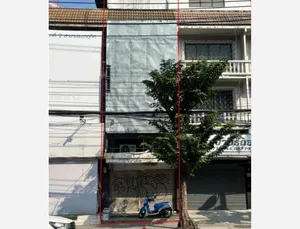 Call : 065-864-4111 ขายถูกที่สุดในย่านนี้ อาคารพาณิชย์ 3.5 ชั้น 20 ตารางวา อยู่ปากซอยประชาอุทิศ 49 ติดถนนประอุทิศ บางมด ทุ่งครุ ใกล้ มจธ.บางมด