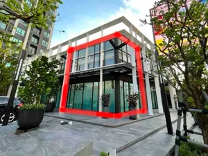 พื้นที่ร้านค้า 30 ตรม. ในคอนโดนิว โนเบิล งามวงศ์วาน ด้านหน้าโครงการ ติดถนนใหญ่