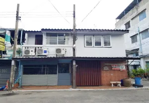 ขายทาวน์เฮ้าส์ หมู่บ้านรุ่งเรืองนิเวศน์ ซอยติวานนท์-ปากเกร็ด 3 เนื้อที่ 36 ตร.ว. 2 หลังติดกัน