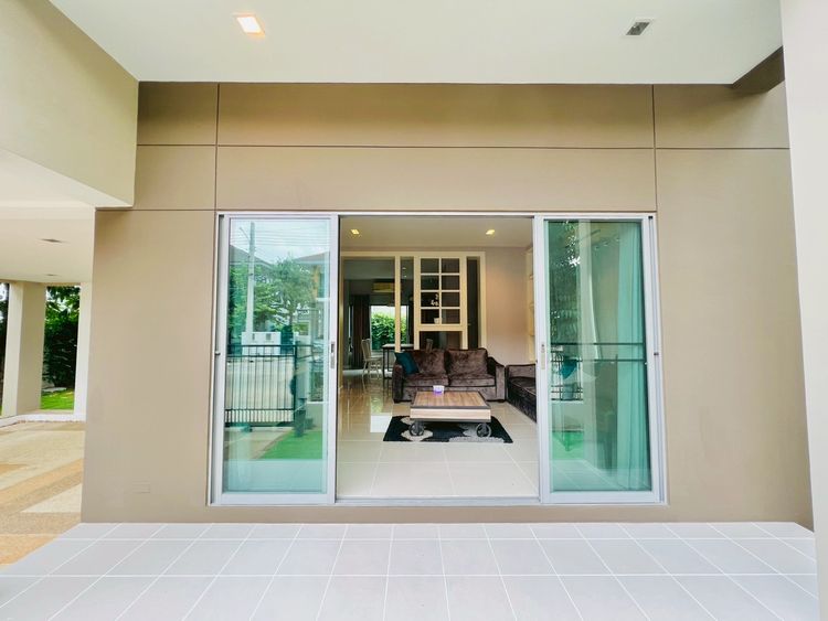 บ้านเดี่ยวแปลงมุม โซนหน้าโครงการ ตกแต่งเฟอร์นิเจอร์ Built-in + แอร์ 7, ภาพที่ 4
